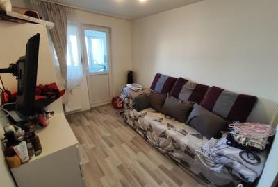 Apartament cu 3 camere semidecomandat în Teiul Doamnei - 6