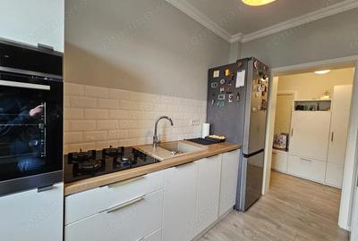 Apartament cu 3 camere semidecomandat în Girocului - 14