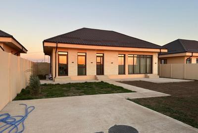 Casă individuală cu 4 camere cu Teren 400 Mp în Domnești - 1