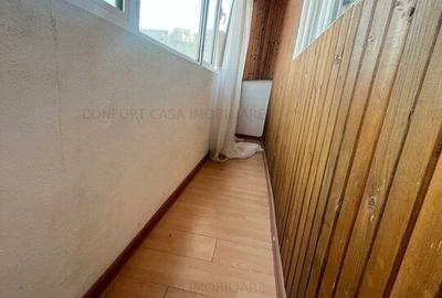 Casă individuală cu 8 camere cu Canalizare în P-ța Muncii - 18