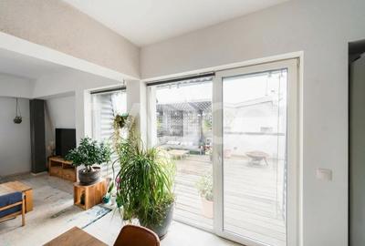 Penthouse cu 3 camere decomandat, mobilat în Central - 14