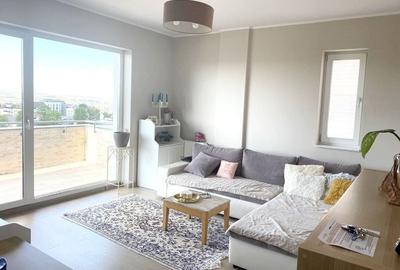 Apartament cu 4 camere decomandat în Europa