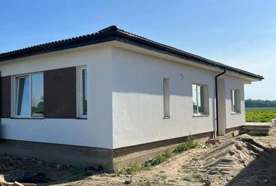 Casă cu 3 camere cu Teren 272 Mp în Bucovăț (Remetea Mare) - 13