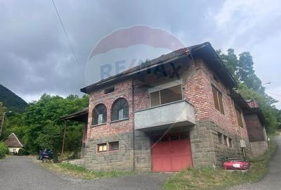 Casa cu teren generos de vanzare in Cartierul Ferneziu-zona deosebita - 1