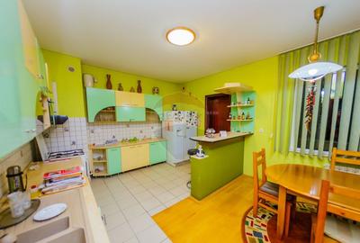 DE VANZARE DOUA CASE in zona de PARC ideale pentru doua f... - 6