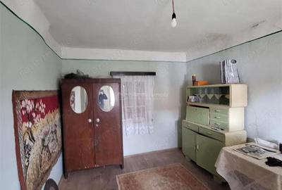 Casă cu Teren 4636 Mp în Central - 4