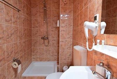 Apartament cu 4 camere semidecomandat în Central - 7