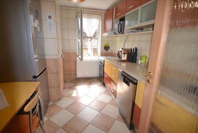 Apartament spațios cu 4 camere, balcon și loc de parcare  Cartier Noua - 7