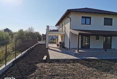 Casă cu 4 camere cu Teren 156 Mp în Central