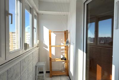 Apartament cu 3 camere semidecomandat în Titan