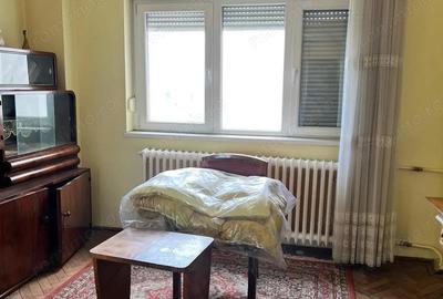 Apartament cu 3 camere decomandat în P-ța Unirii - 8