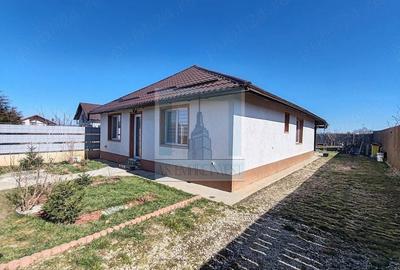 Casă individuală cu 4 camere cu Canalizare în Hărman - 1