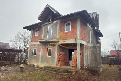 Casă individuală cu 4 camere cu Canalizare în Calea Moldovei - 3