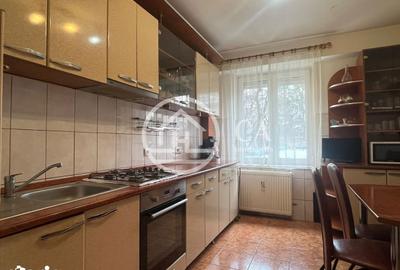 Apartament cu 3 camere decomandat în Decebal