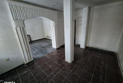 Spațiu comercial, de 33 mp, în Exterior Vest - 1