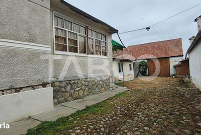 Casă cu 4 camere cu Teren 100 Mp în Șpring