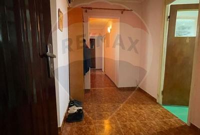 DE VANZARE Apartament 3 camere in zona Piata Gorjului - 8