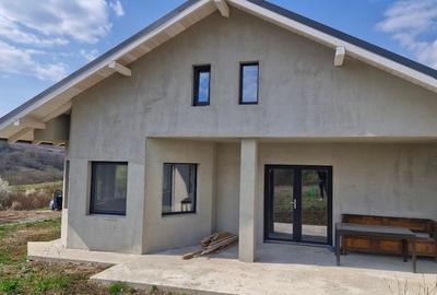Casă individuală cu 2 camere cu Teren 900 Mp în Crișeni - 2