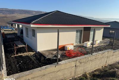 Casă cu 4 camere cu Teren 650 Mp în Baciu - 2