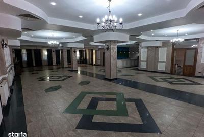 Spațiu comercial, de 550 mp, în Central - 8