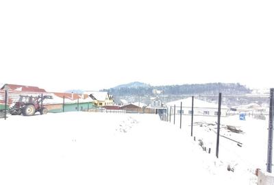 Teren intravilan de 769 mp cu priveli#537;te frumoasa catre - 9