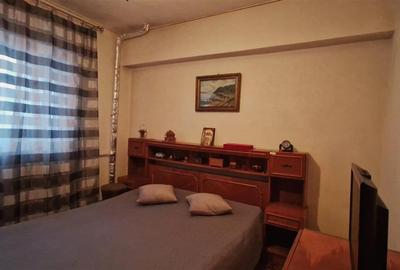 Apartament cu 3 camere decomandat în Lăpuș