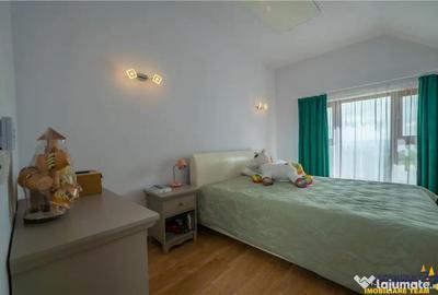 Casă cu 9 camere cu Teren 1750 Mp în Central - 8