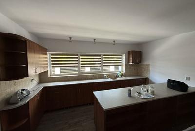 Casă cu 4 camere în Central - 12