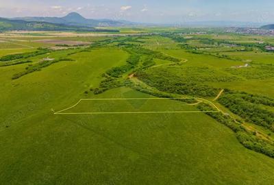 Teren de 10800 mp, în Râșnov - 10