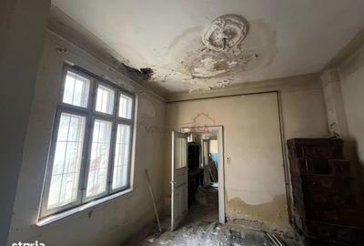Casă cu 5 camere cu Canalizare în Central - 10