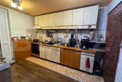 Casă cu 5 camere cu Teren 700 Mp în Central - 3
