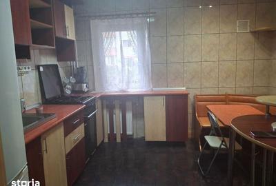 Apartament cu 3 camere decomandat, mobilat în Rahova