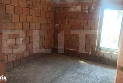 Casă cu 4 camere decomandat în Calbor - 6