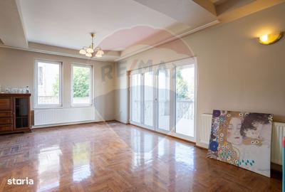 Casă cu 4 camere cu Teren 1000 Mp în Sânmartin