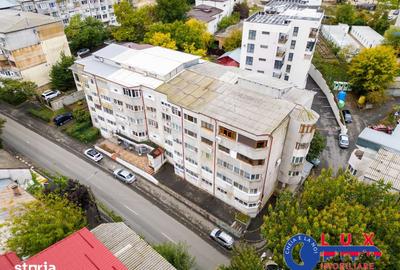 Apartament cu 3 camere decomandat în Babadag - 18