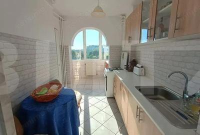 Apartament cu 2 camere semidecomandat, mobilat în Cantemir