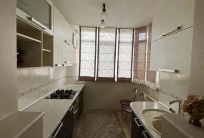 Apartament cu 3 camere în Parcul Carol