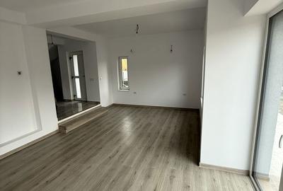 Casă cu 4 camere cu Teren 300 Mp în Bucium - 7