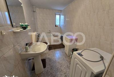 Casă cu 6 camere cu Canalizare în Sub Arini - 2