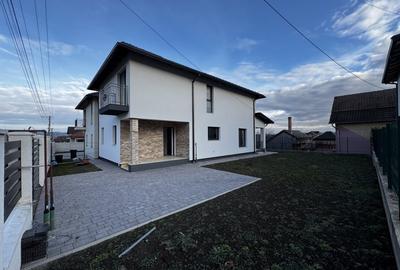 Casă individuală cu 4 camere cu Canalizare în Micești - 3