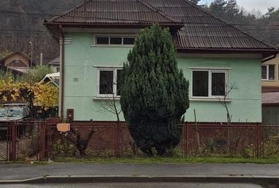 Casă cu 4 camere cu Teren 600 Mp în Ferneziu - 4