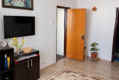 Apartament cu 3 camere semidecomandat, mobilat în Rahova - 2