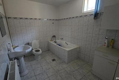 Vila frumoasa spre vanzare 9 camere - 3