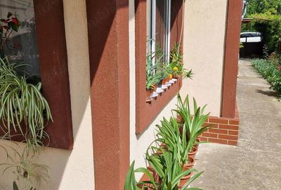 Vand imobil compus din casa de locuit cu anexe gospodare?ti ?i teren aferent, situat in ora? Faurei - 7