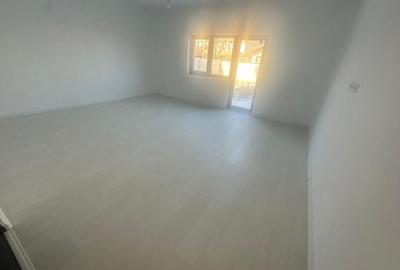 Duplex cu 4 camere cu Canalizare în Central - 7