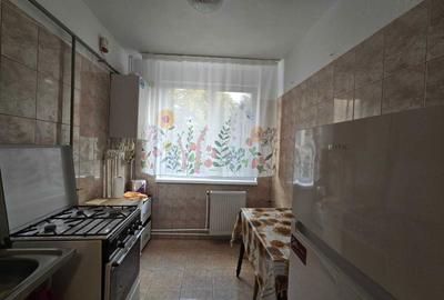 Apartament cu 3 camere decomandat în Independenței - 3