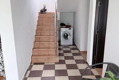 Casă cu 4 camere cu Teren 2300 Mp în Bradu