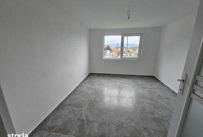 Casă cu 5 camere cu Teren 741 Mp în Dobra - 2