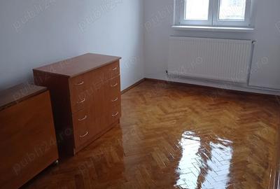 Vand apartament 3 camere semidecomandat - 5
