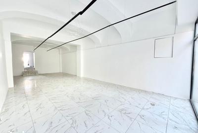 Spațiu comercial, de 71.2 mp, în Piața Unirii - 11